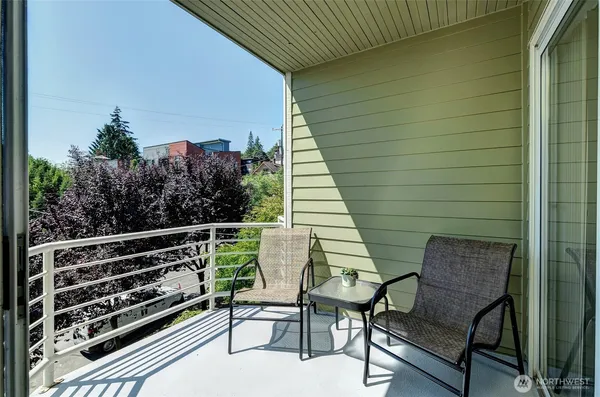 $2,995 | 2324 West Newton Street, Unit 302, Seattle, WA 98199
