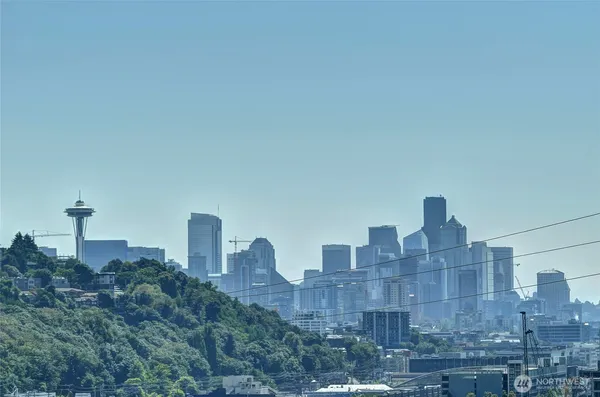 $2,995 | 2324 West Newton Street, Unit 302, Seattle, WA 98199