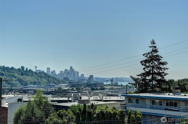 $2,995 | 2324 West Newton Street, Unit 302, Seattle, WA 98199