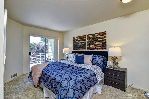 $2,995 | 2324 West Newton Street, Unit 302, Seattle, WA 98199