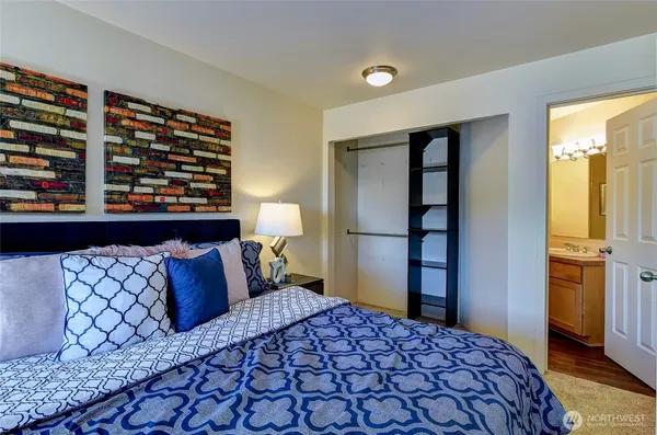 $2,995 | 2324 West Newton Street, Unit 302, Seattle, WA 98199