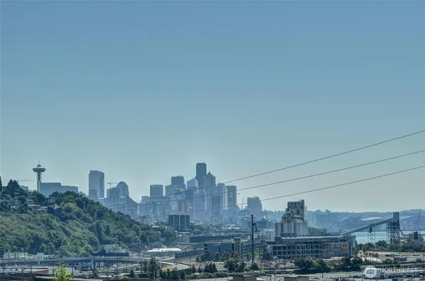 $2,995 | 2324 West Newton Street, Unit 302, Seattle, WA 98199