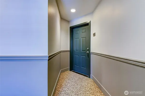 $2,995 | 2324 West Newton Street, Unit 302, Seattle, WA 98199