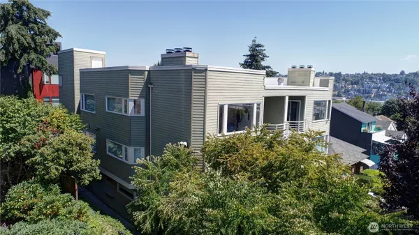 $2,995 | 2324 West Newton Street, Unit 302, Seattle, WA 98199