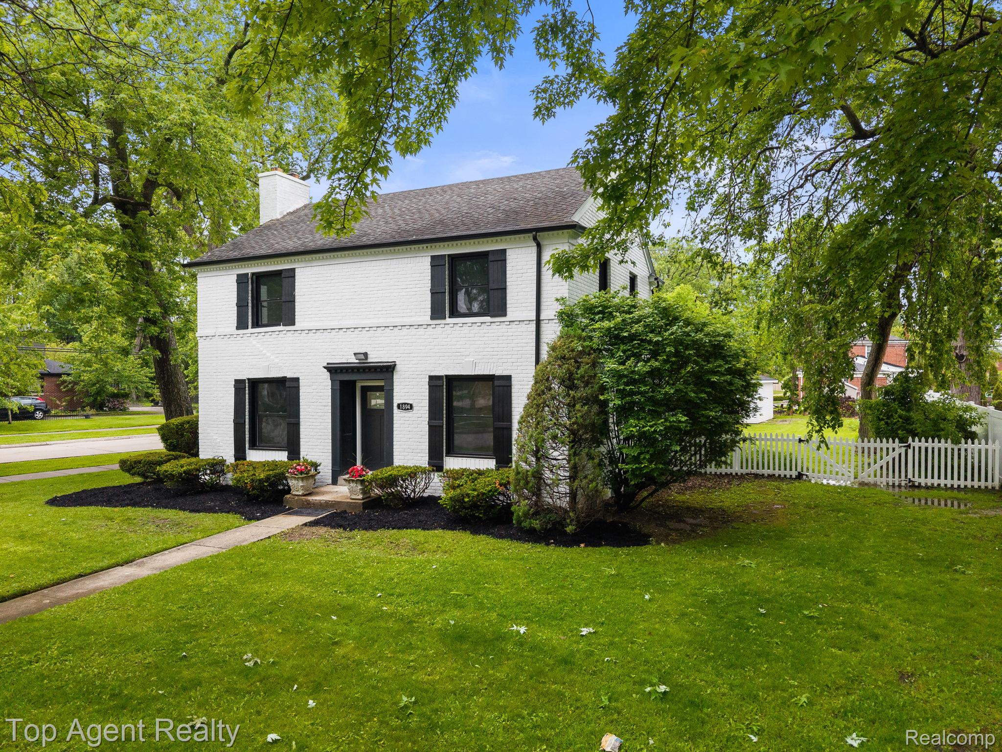1894 Broadstone Road Grosse Pointe, MI 48236 - Photo 56 of 60 56-web-or-mls-1894 Broadstone Rd_049.jpg