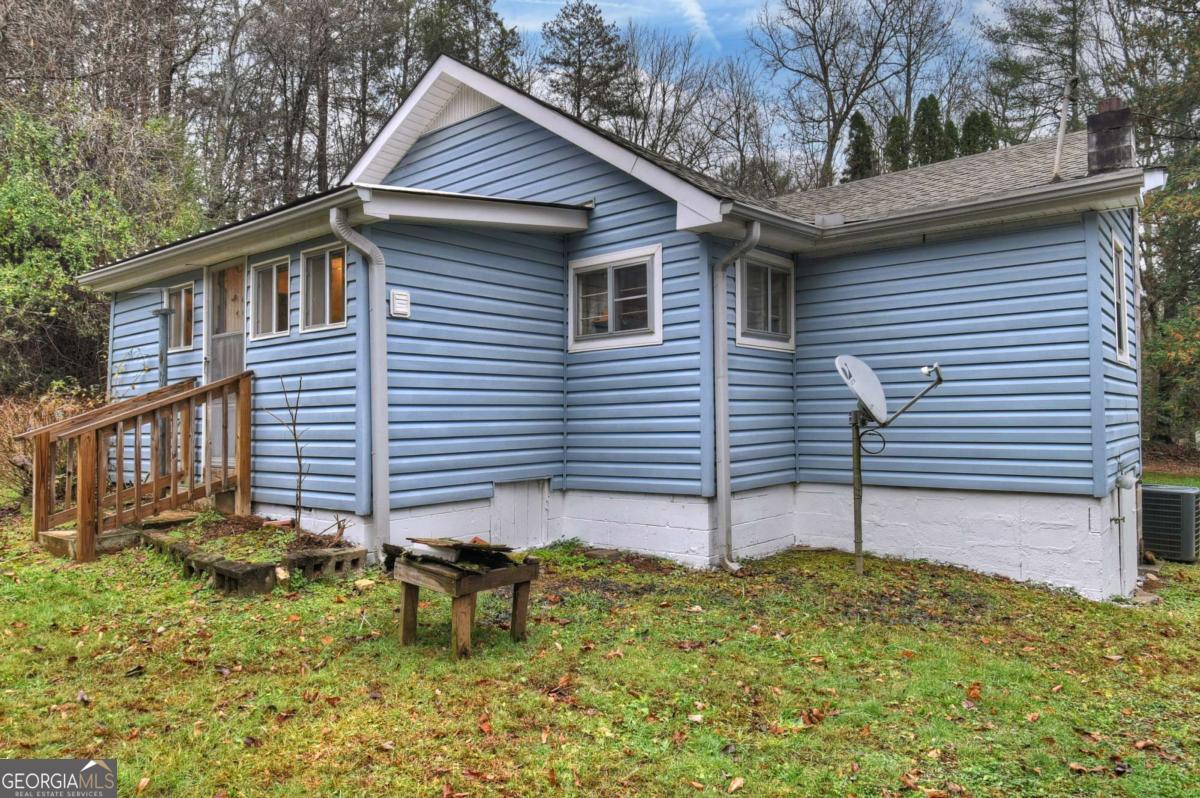 6 Old Aska Curve Blue Ridge, GA 30513 - Photo 6 of 26 a backyard of a house