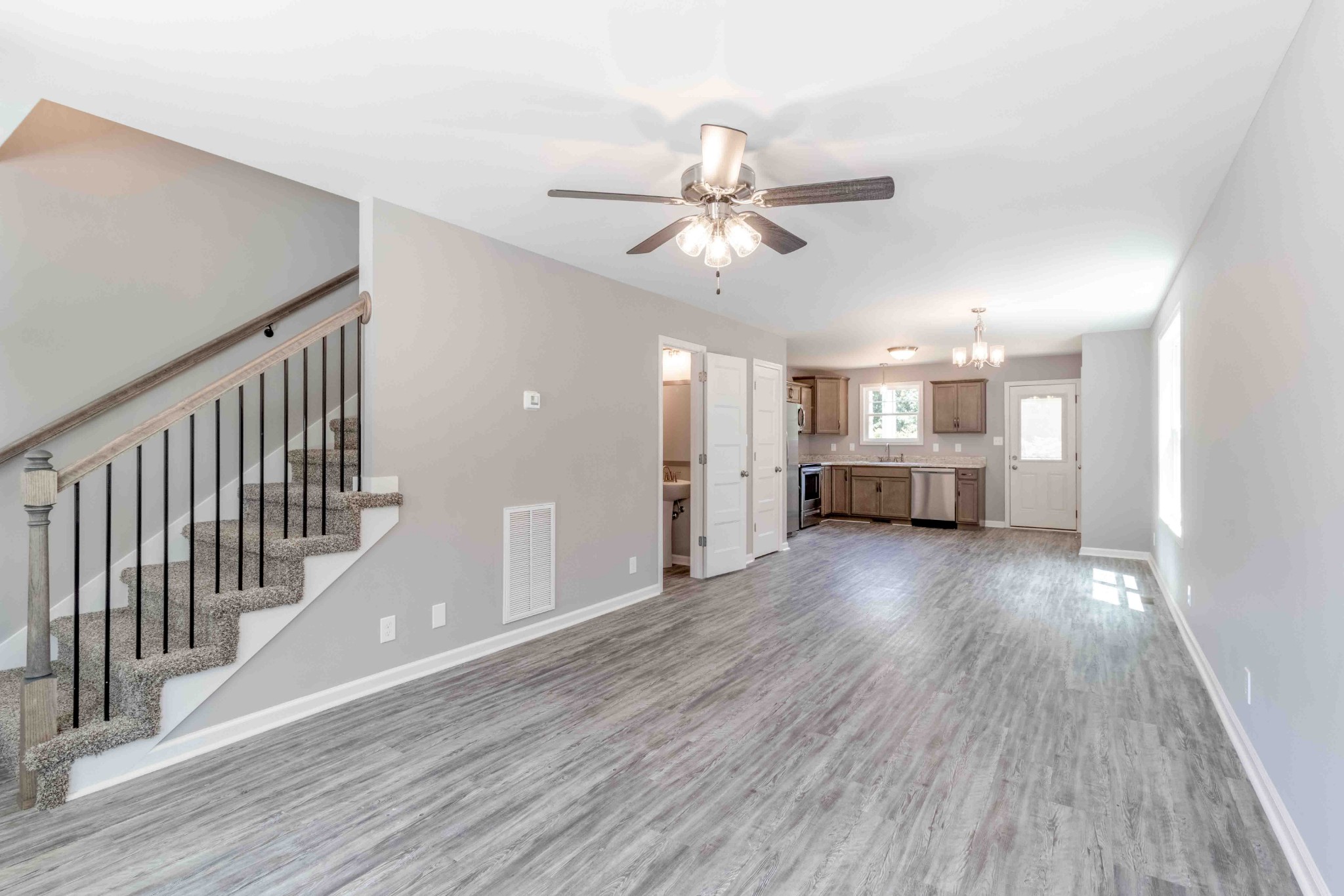 97 Edmondson Ferry Road Clarksville, TN 37040 - Photo 4 of 30 Gallery Image 4
