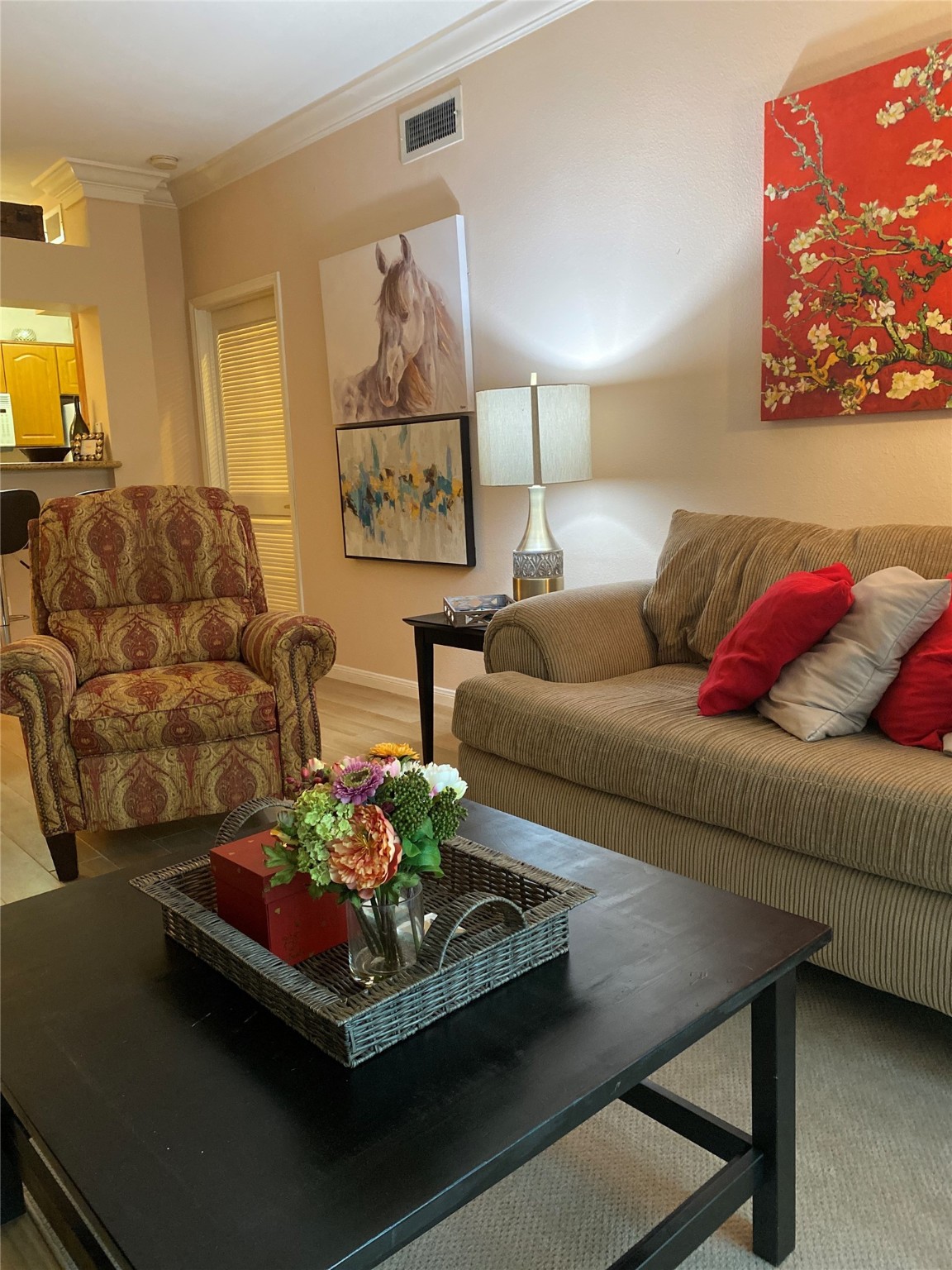 3231 Allen Parkway, Unit 2107 Houston, TX 77019 - Photo 16 of 48 a living room with furniture and a rug