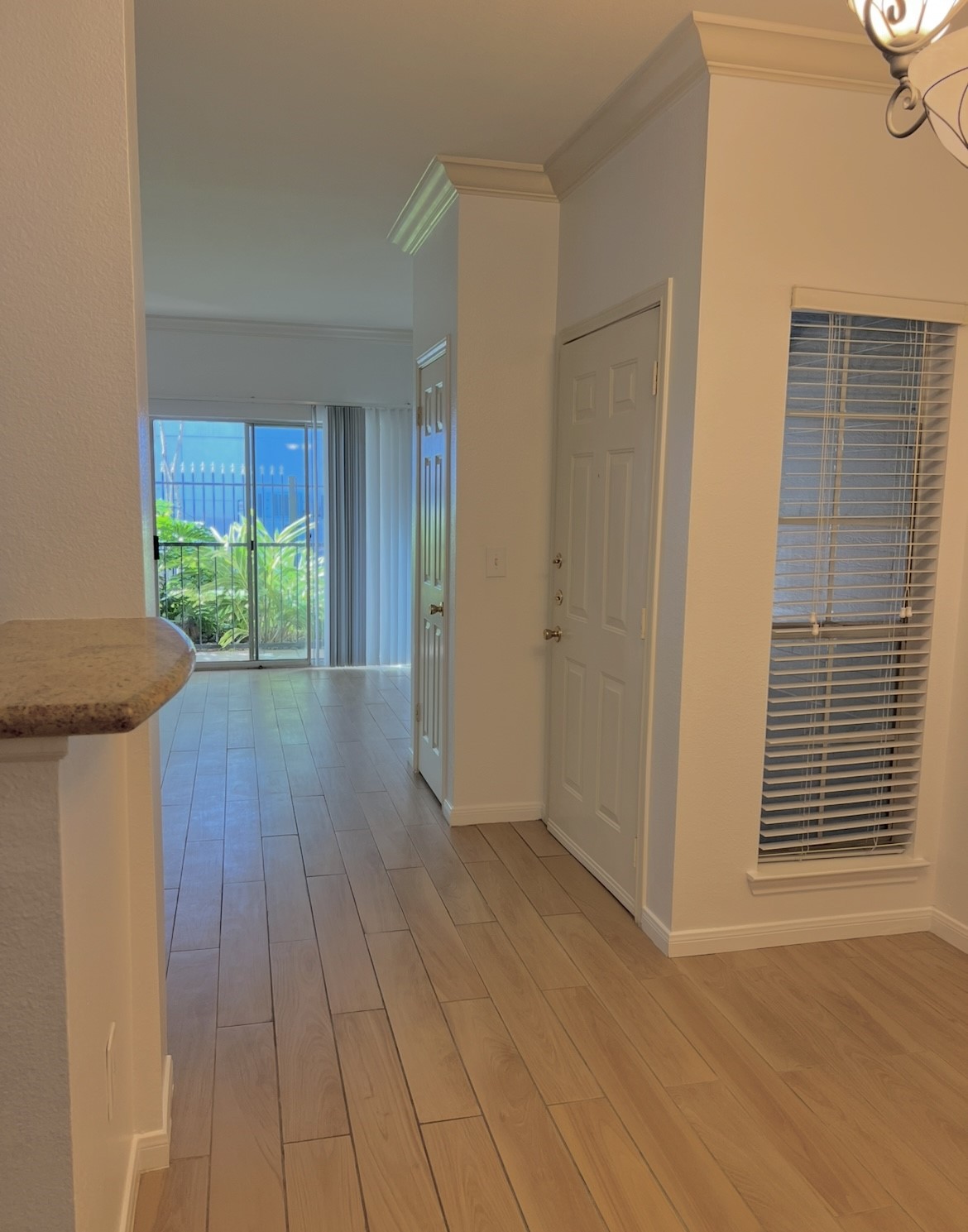 3231 Allen Parkway, Unit 2107 Houston, TX 77019 - Photo 24 of 48 a view of a room with wooden floor and a window