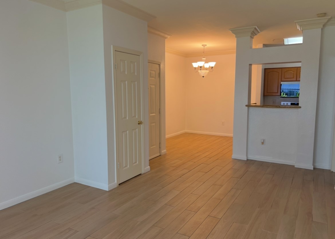 3231 Allen Parkway, Unit 2107 Houston, TX 77019 - Photo 33 of 48 wooden floor in a room