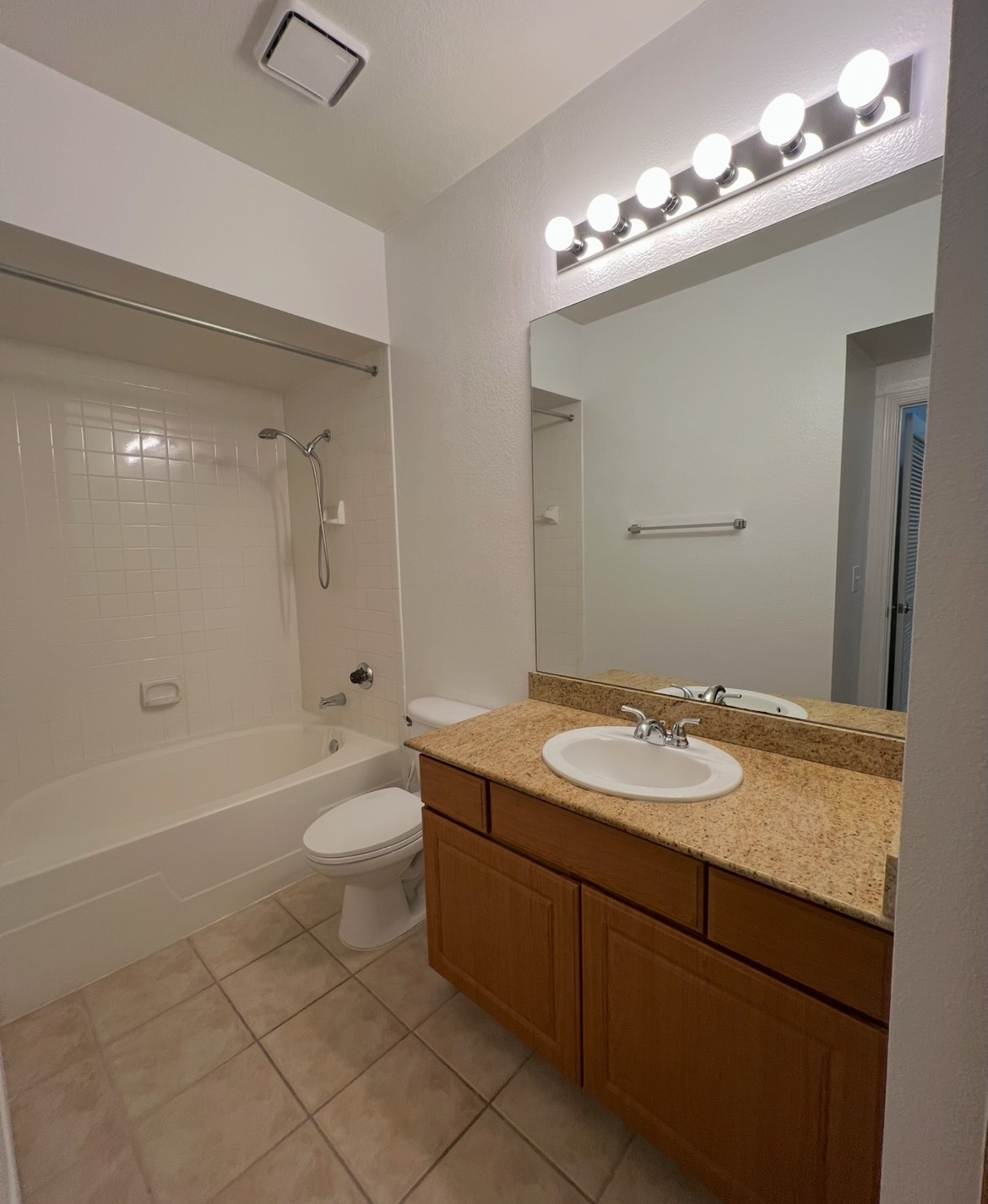 3231 Allen Parkway, Unit 2107 Houston, TX 77019 - Photo 41 of 48 a bathroom with a sink a toilet and shower