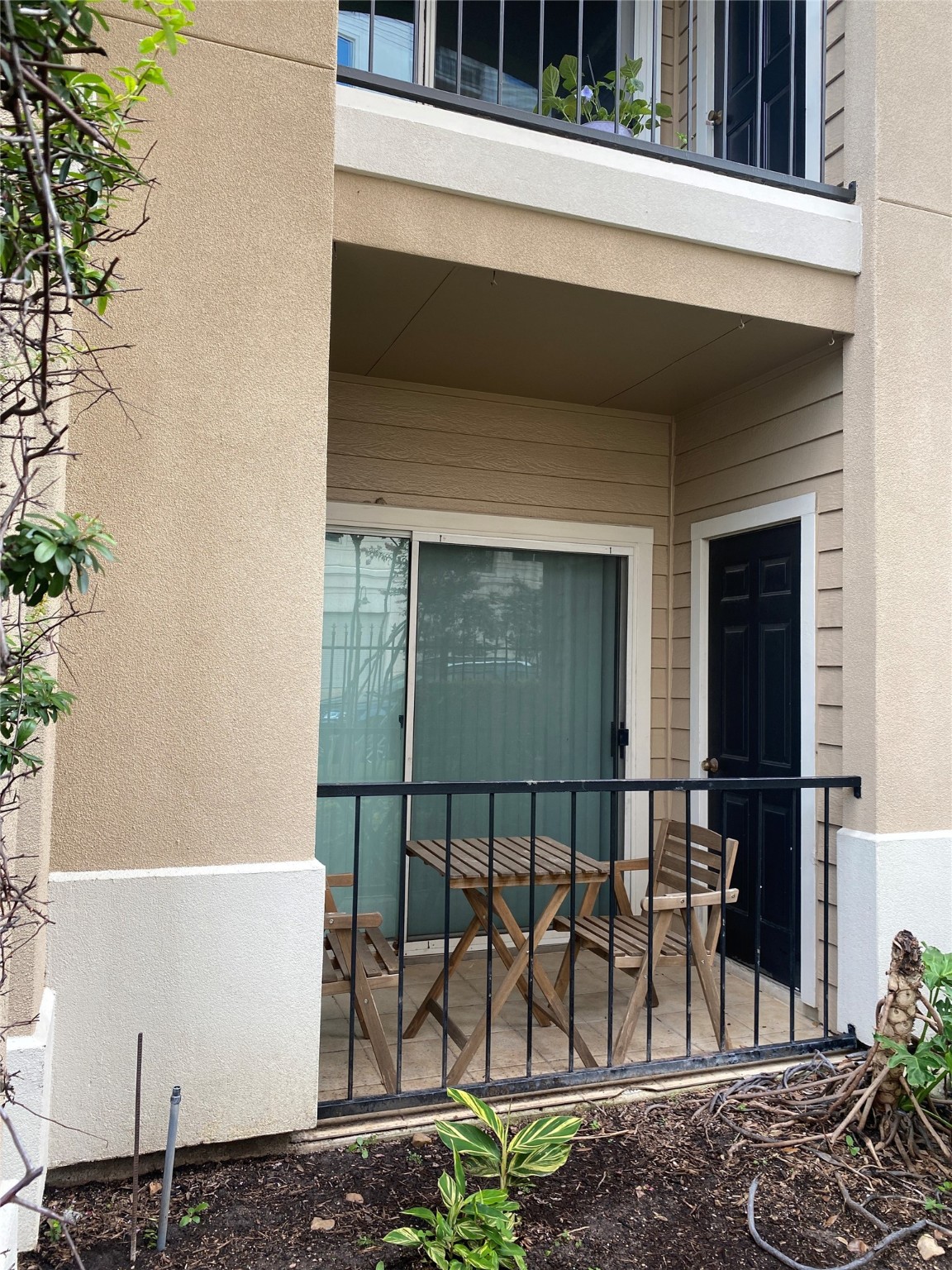 3231 Allen Parkway, Unit 2107 Houston, TX 77019 - Photo 8 of 48 a view of entrance gate of a house
