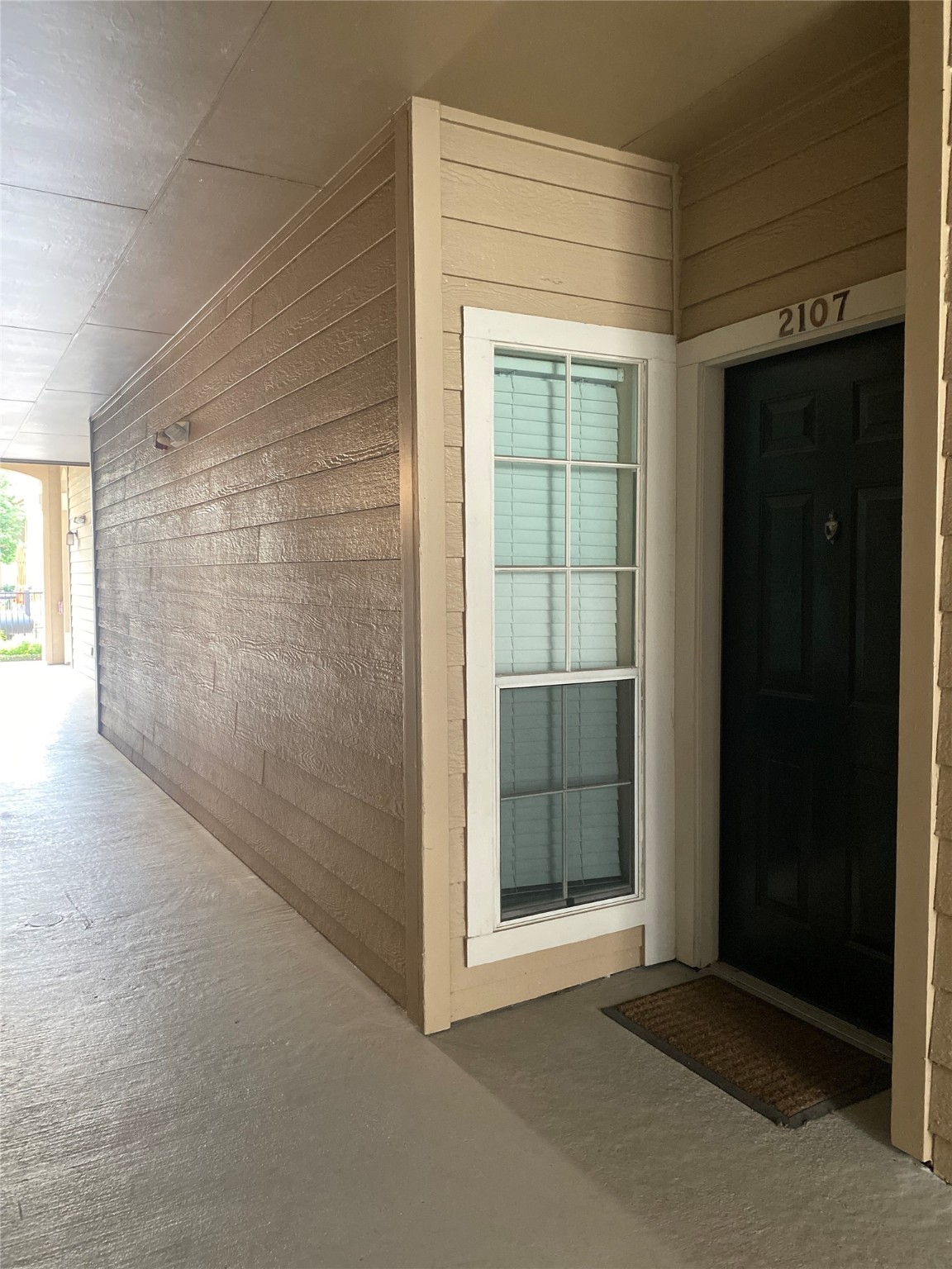 3231 Allen Parkway, Unit 2107 Houston, TX 77019 - Photo 10 of 48 a view of an empty room