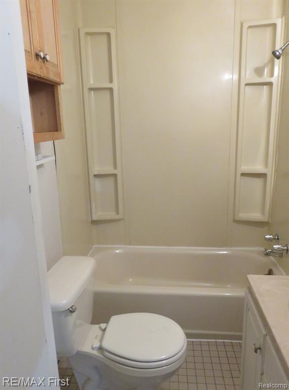 21337 Inkster Road Farmington Hills, MI 48336 - Photo 7 of 12