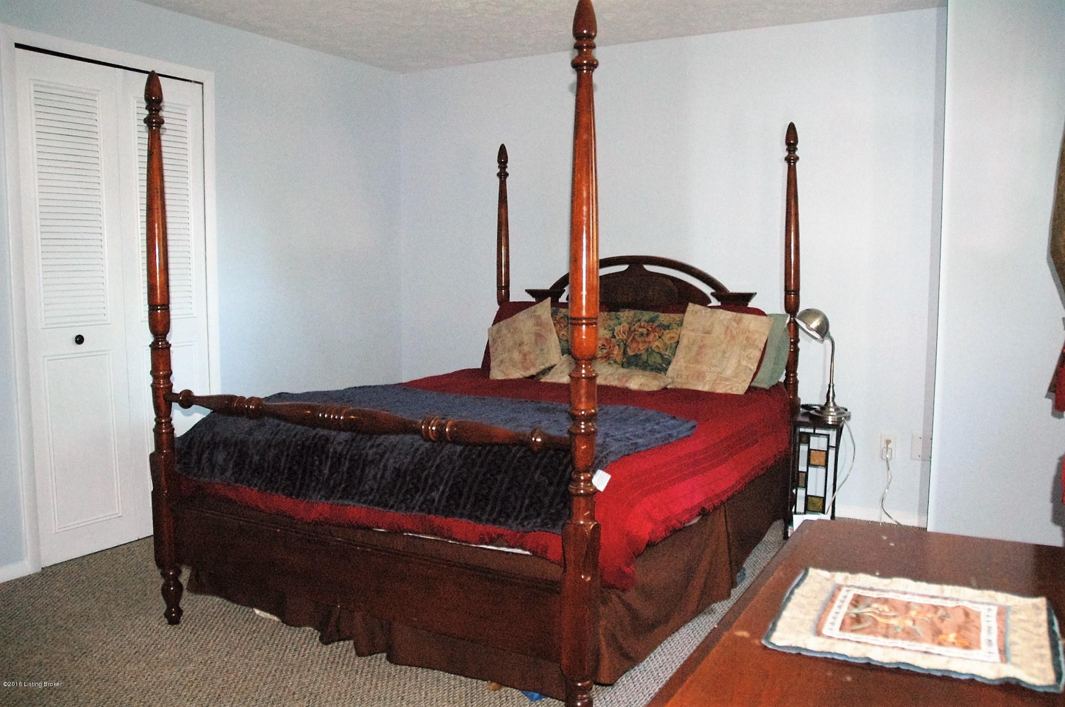 5009 Oldshire Road Louisville, KY 40229 - Photo 11 of 22 DSC_9826