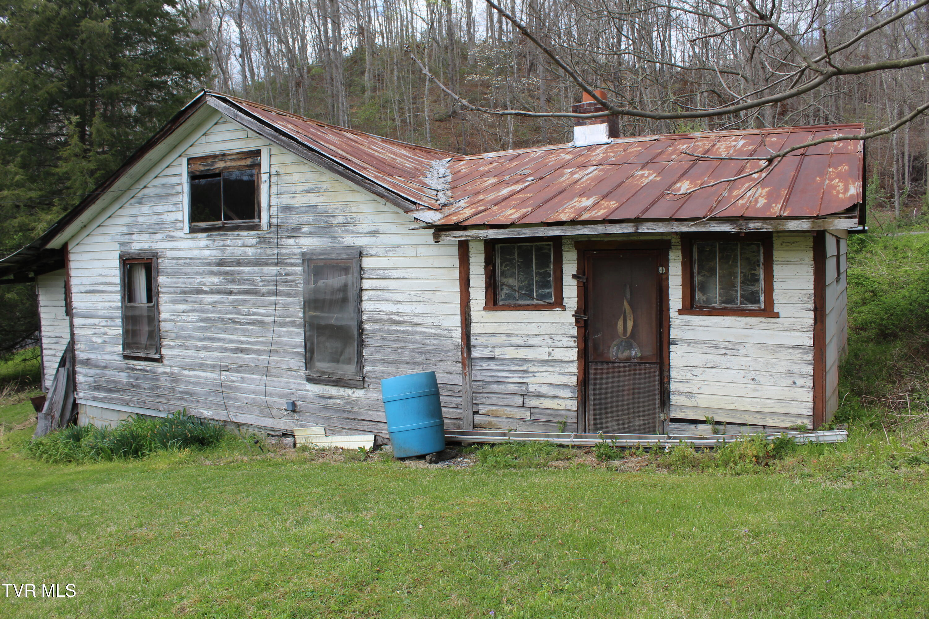 4598-4550 Reeds Creek Road, Unit 9 & 10 Keokee, VA 24265 - Photo 12 of 39 IMG_6684