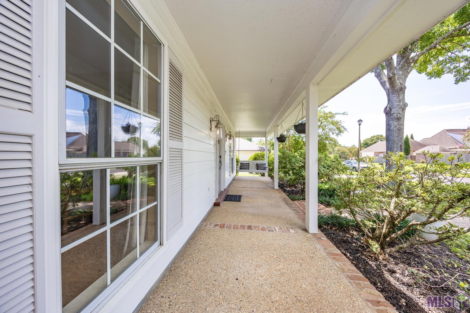 448 East Woodruff Drive Baton Rouge, LA 70808 - Photo 3 of 33