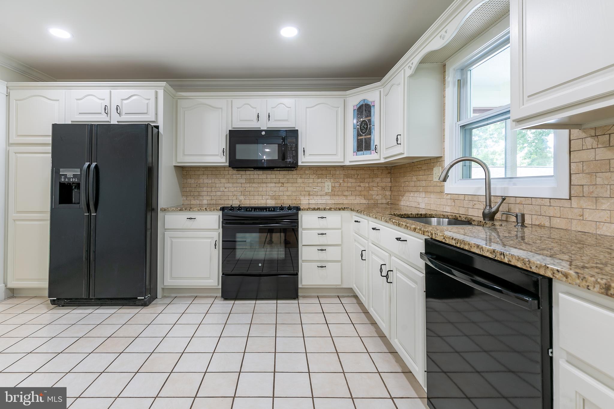 742 Whitehall Beach Road Annapolis, MD 21409 - Photo 3 of 124