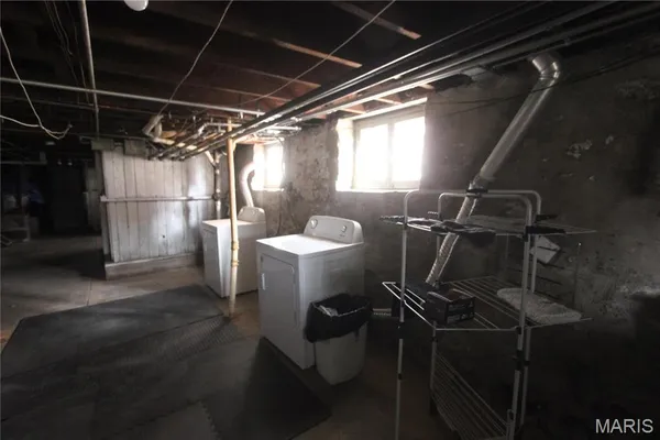 $975 | 5422 Rhodes Avenue, Unit 2F, St. Louis, MO 63109