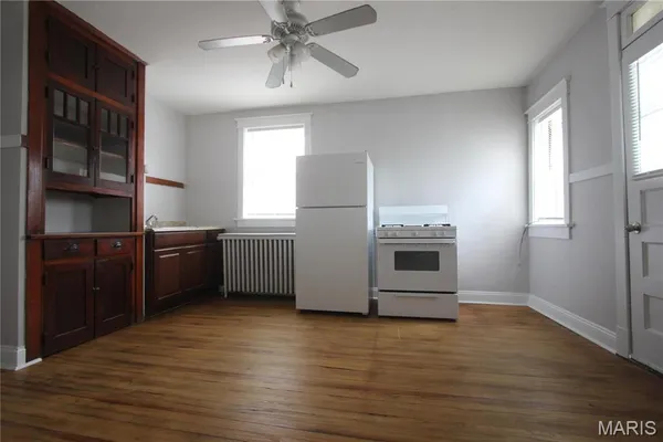 $975 | 5422 Rhodes Avenue, Unit 2F, St. Louis, MO 63109