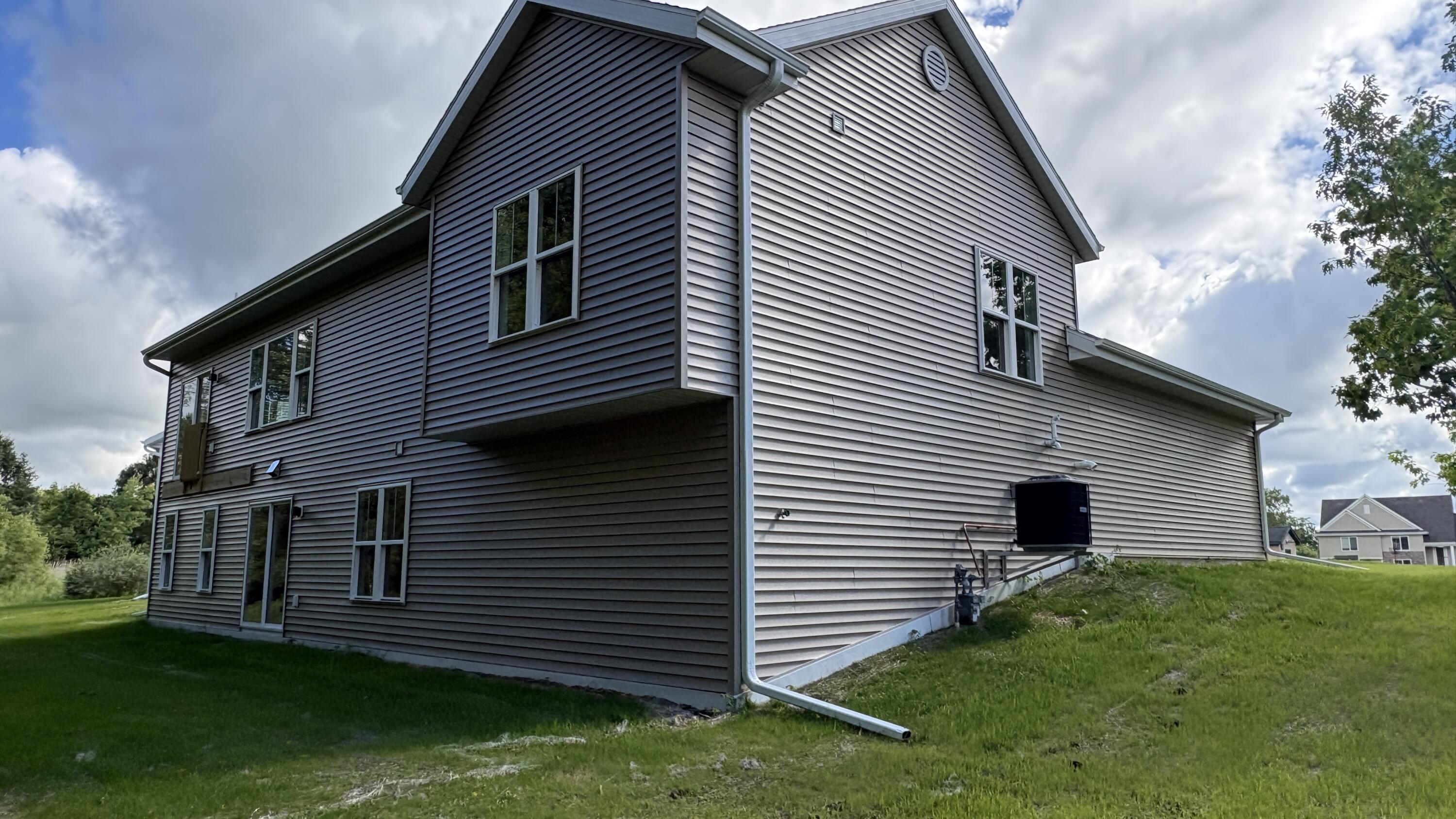 269 Cardinal Drive Sullivan, WI 53178 - Photo 7 of 41 Rear Elevation 2