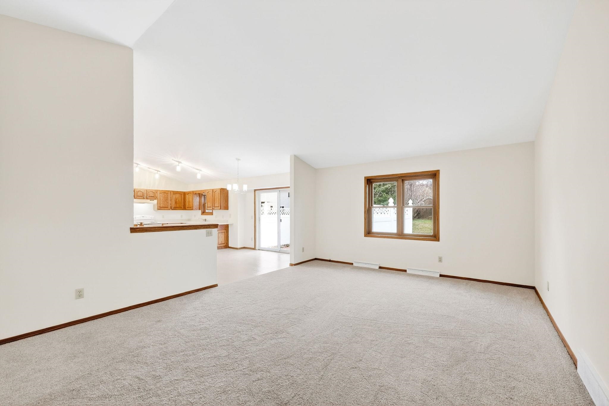 10 Wynbrook Circle Madison, WI 53704 - Photo 2 of 23