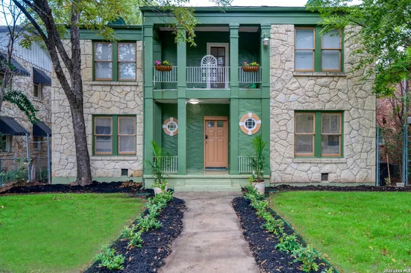 $1,350 | 309 East Lullwood Avenue, San Antonio, TX 78212