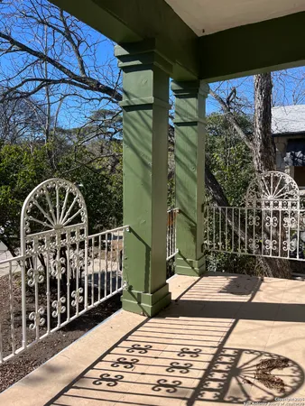 $1,350 | 309 East Lullwood Avenue, San Antonio, TX 78212