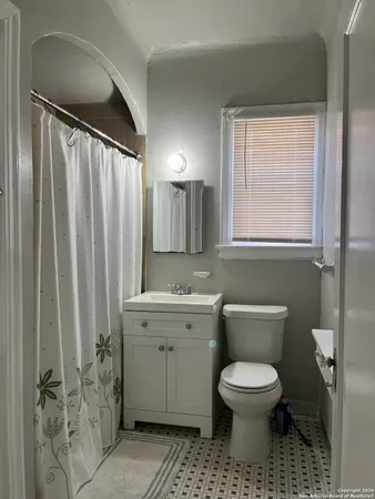 $1,350 | 309 East Lullwood Avenue, San Antonio, TX 78212