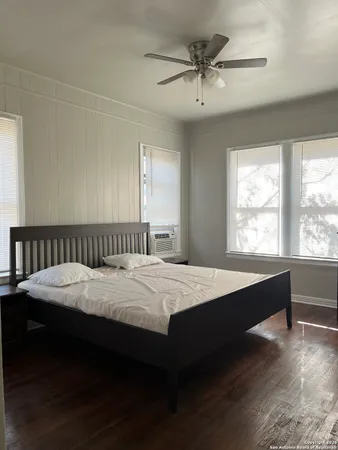 $1,350 | 309 East Lullwood Avenue, San Antonio, TX 78212