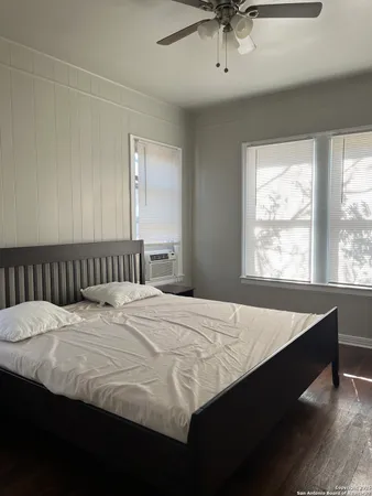 $1,350 | 309 East Lullwood Avenue, San Antonio, TX 78212