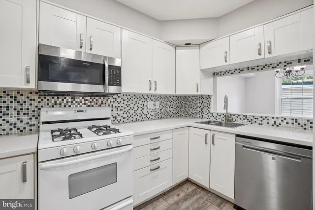 $360,000 | 6012 Havener House Way, Centreville, VA 20120