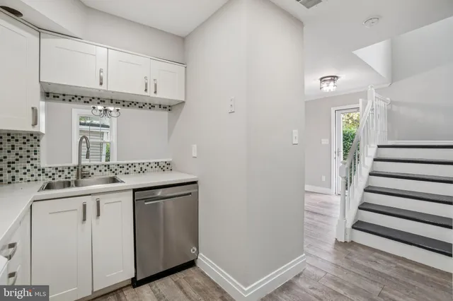 $360,000 | 6012 Havener House Way, Centreville, VA 20120