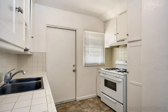 $2,100 | 4515 Wilson Avenue, San Diego, CA 92116