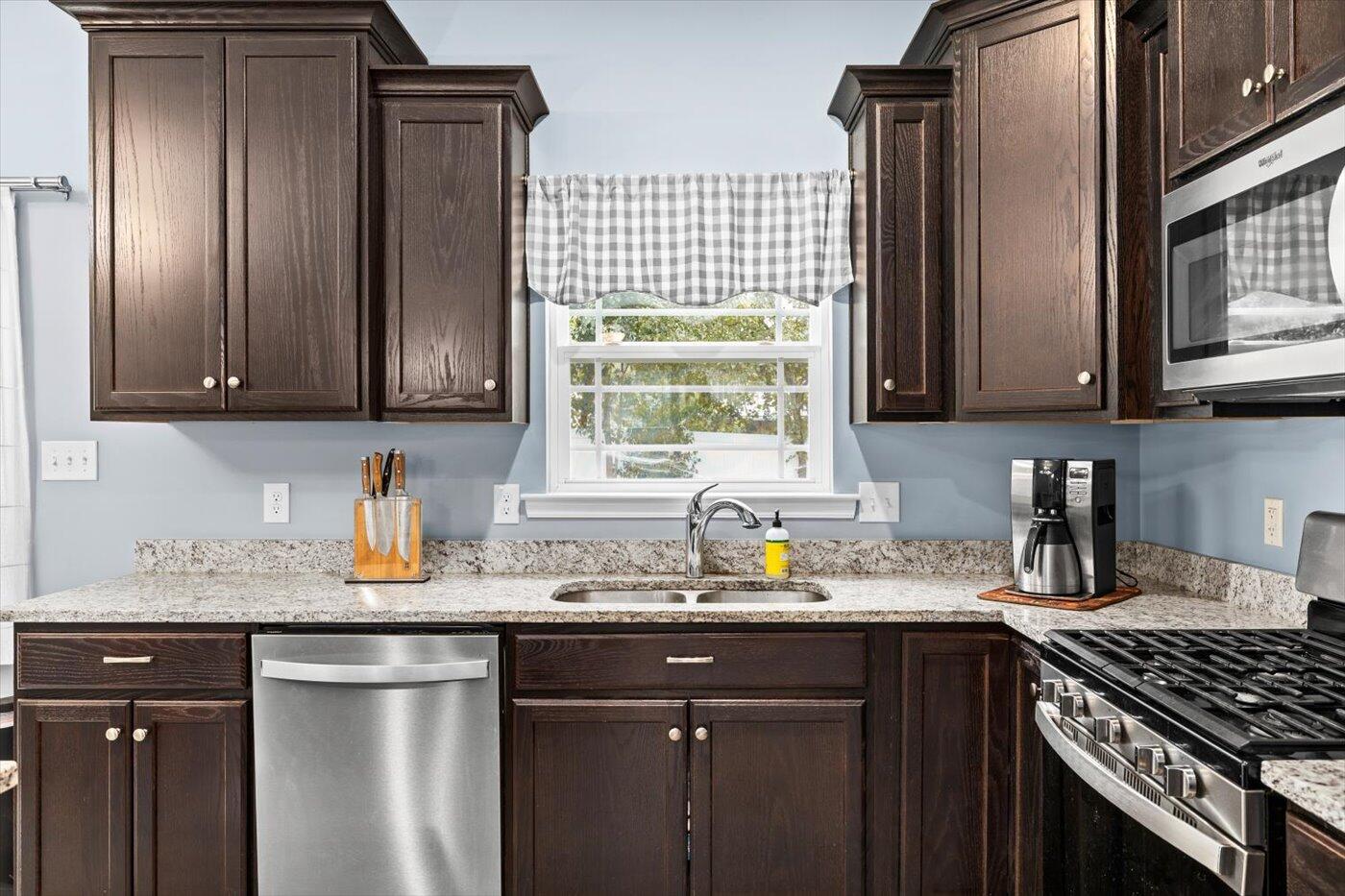 105 Ridgeway Street Fredericksburg, VA 22401 - Photo 14 of 34 19-6K1A6942
