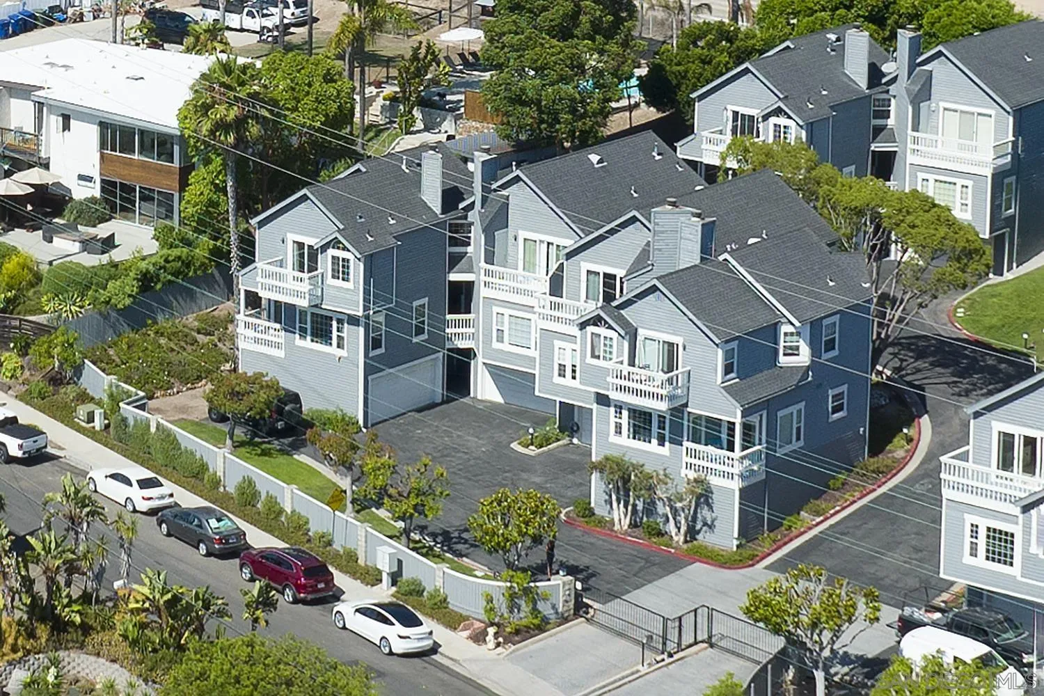 822 Ida Avenue Solana Beach, CA 92075 - Photo 34 of 34 an aerial view of multiple houses