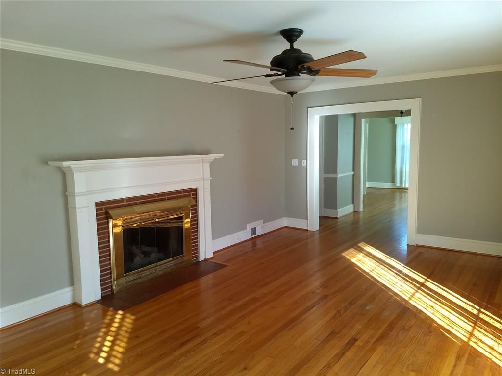 206 Ridgewood Drive Lexington, NC 27292 - Photo 5 of 26 Living Room
