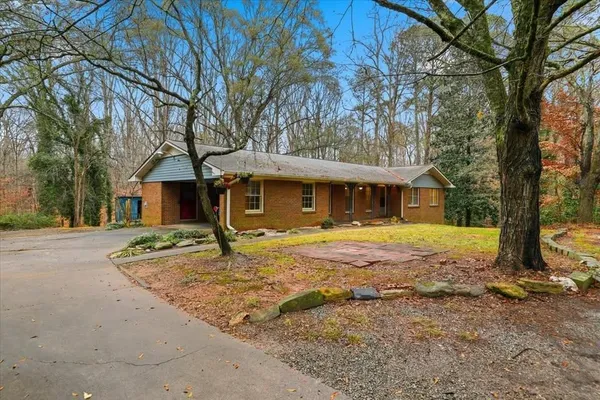 $2,300 | 8435 Campbellton Fairburn Road, Fairburn, GA 30213