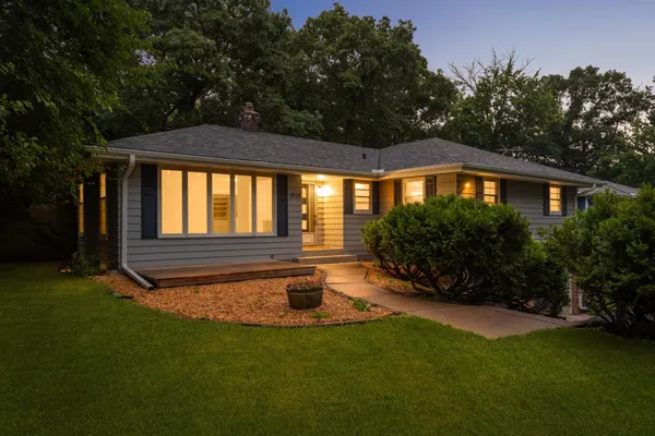 $500,000 | 3929 Williston Road, Minnetonka, MN 55345