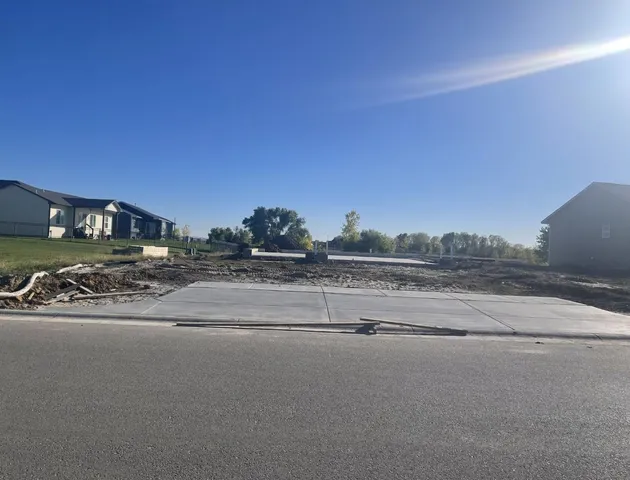 $223,320 | 2321 Country Lakes Street, Haysville, KS 67060