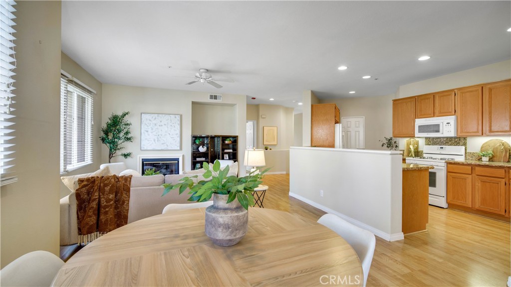 329 Rathbourne Irvine, CA 92620 - Photo 8 of 52 Gallery Image 8