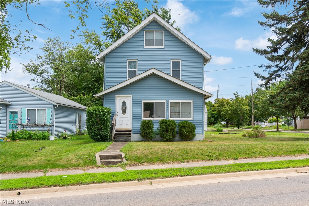 675 Dan Street Akron, OH 44310 - Photo 1 of 24