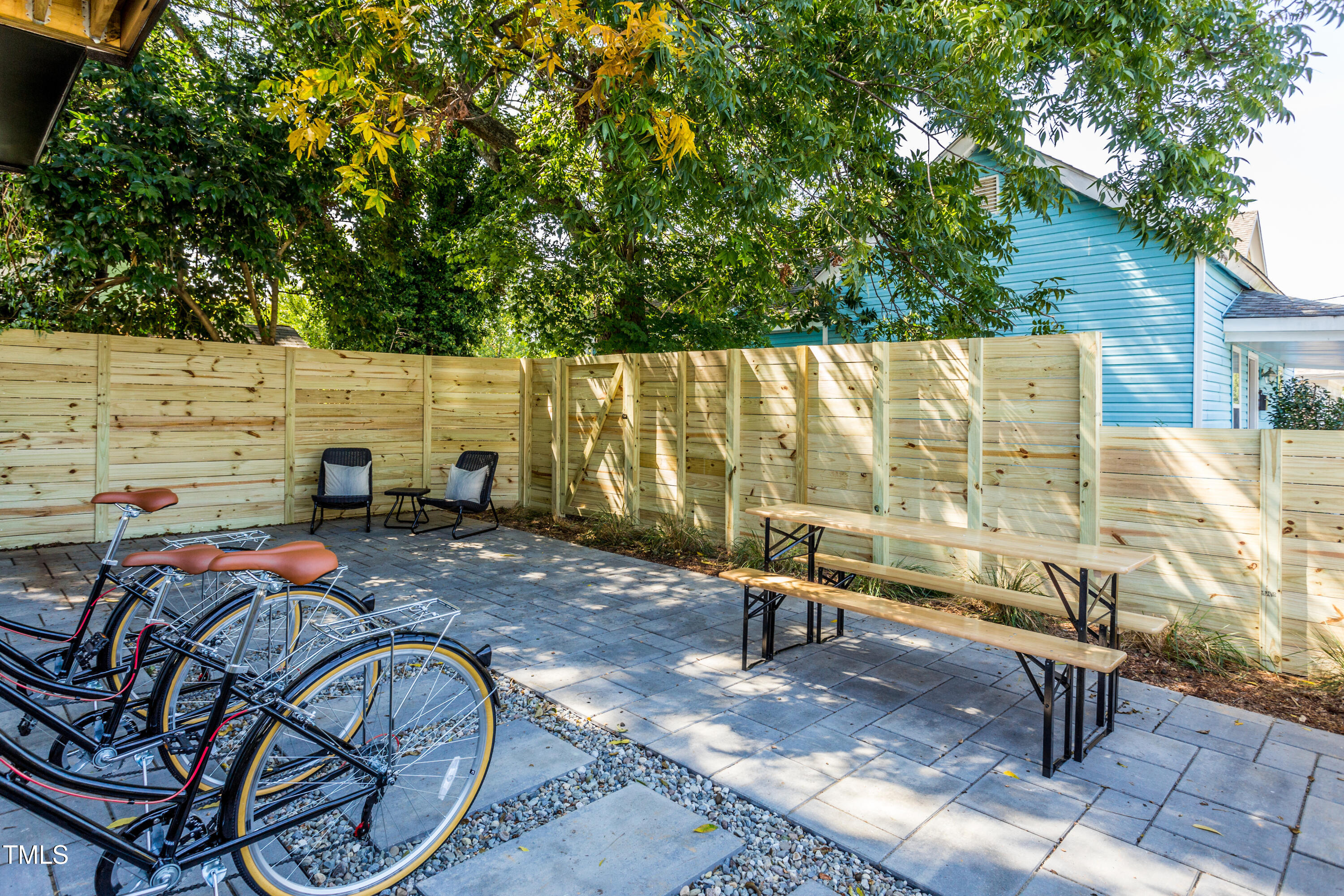 123 Idlewild Avenue, Unit 301 Raleigh, NC 27601 - Photo 4 of 20 a bench sitting in the middle of a park