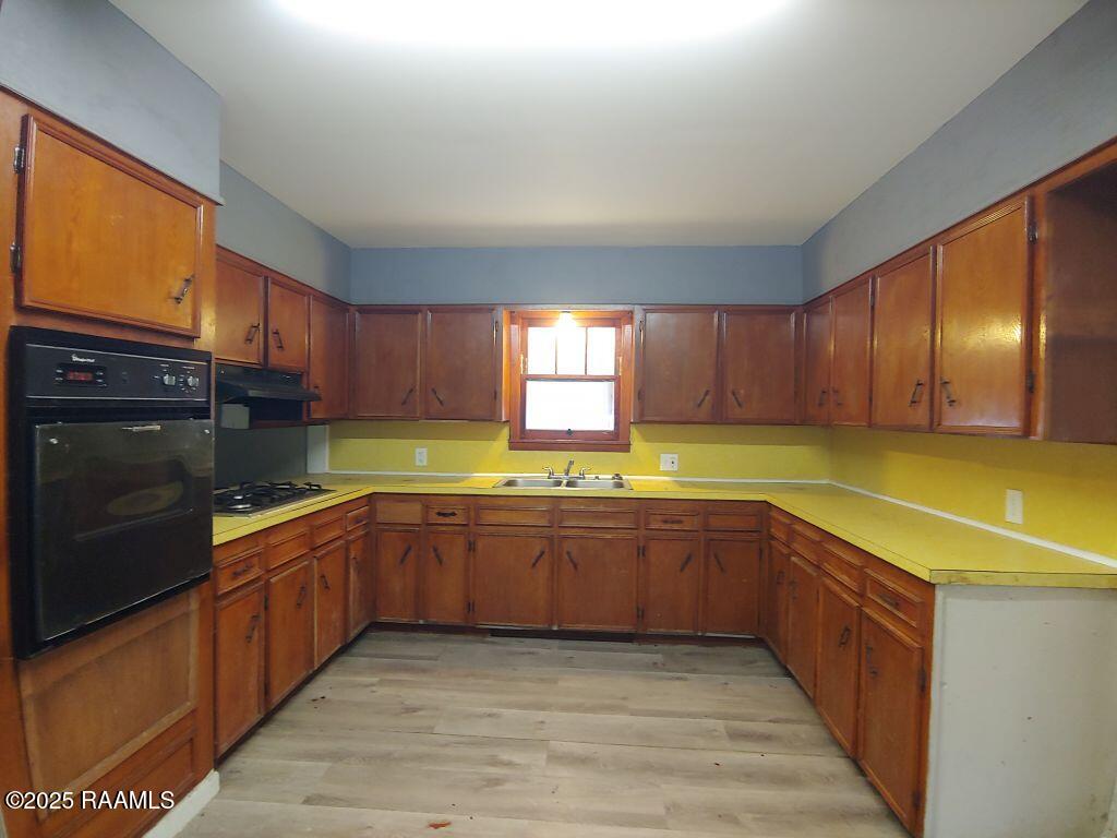 106 13th Street Lafayette, LA 70501 - Photo 4 of 18 4 Kitchen