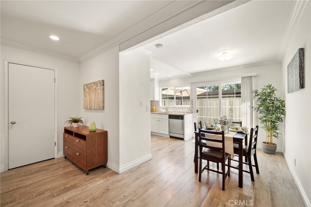 63 Streamwood Irvine, CA 92620 - Photo 8 of 36 Single level living