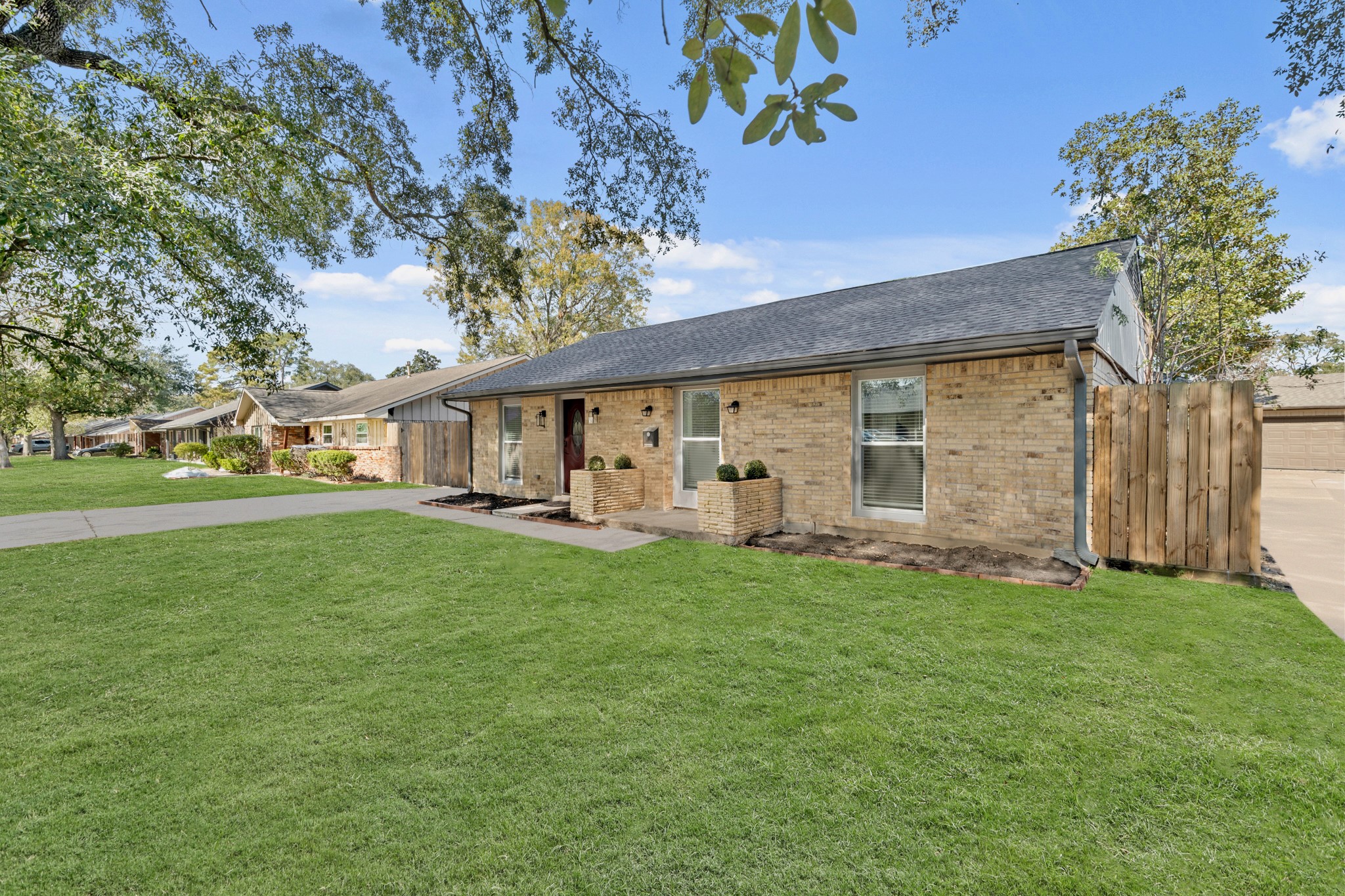 5902 Reamer Street Houston, TX 77074 - Photo 2 of 35