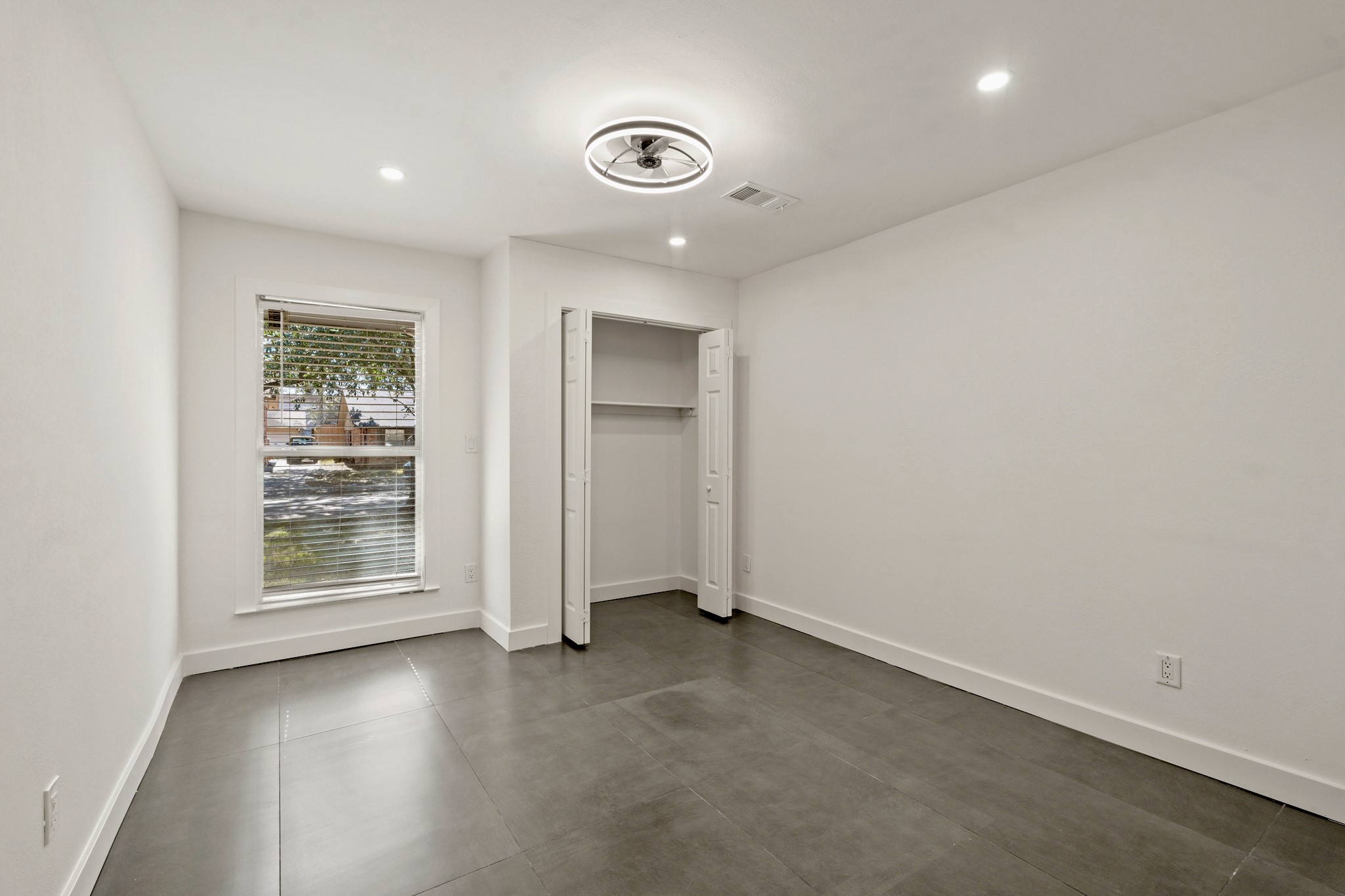 5902 Reamer Street Houston, TX 77074 - Photo 27 of 35 Bedroom 5