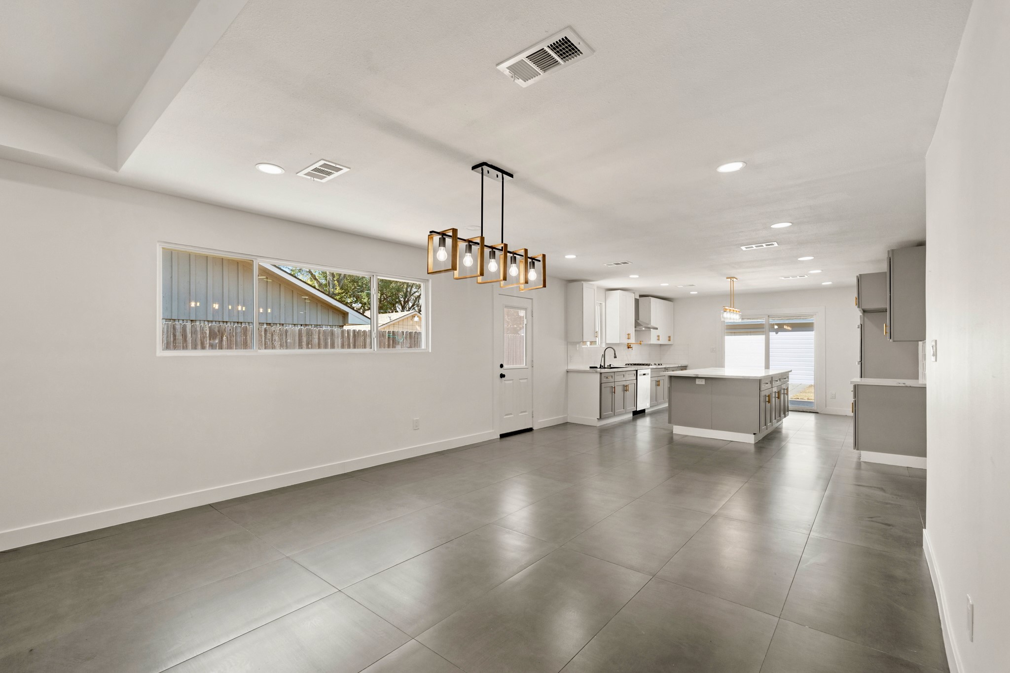 5902 Reamer Street Houston, TX 77074 - Photo 6 of 35