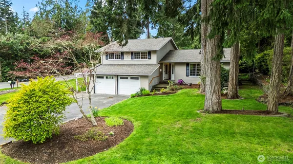$520,000 | 8642 University Point Circle Northeast, Bremerton, WA 98311