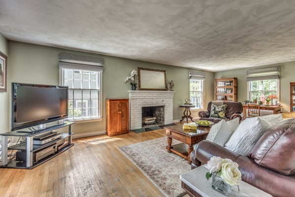106 Red Gate Lane Reading, MA 01867 - Photo 5 of 30